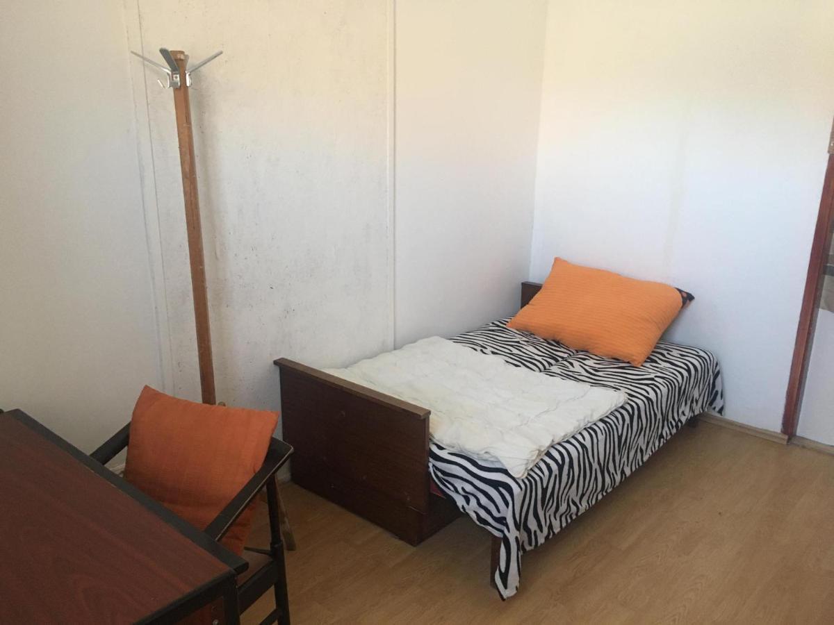 Goencoelhaz Hostel Vac Bagian luar foto