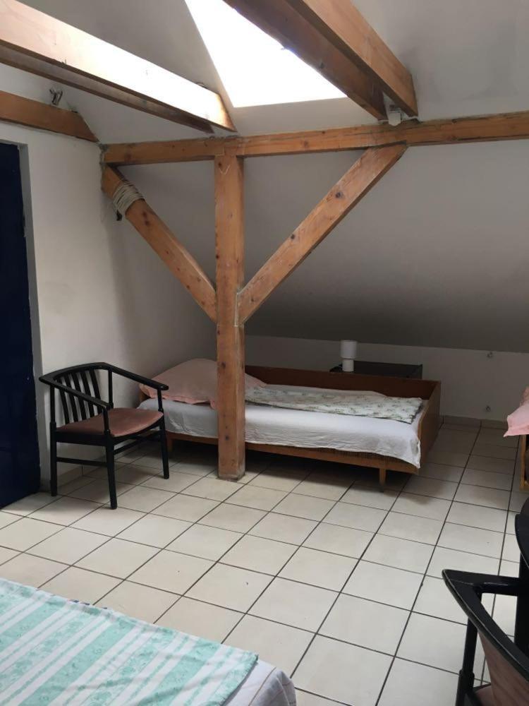 Goencoelhaz Hostel Vac Bagian luar foto